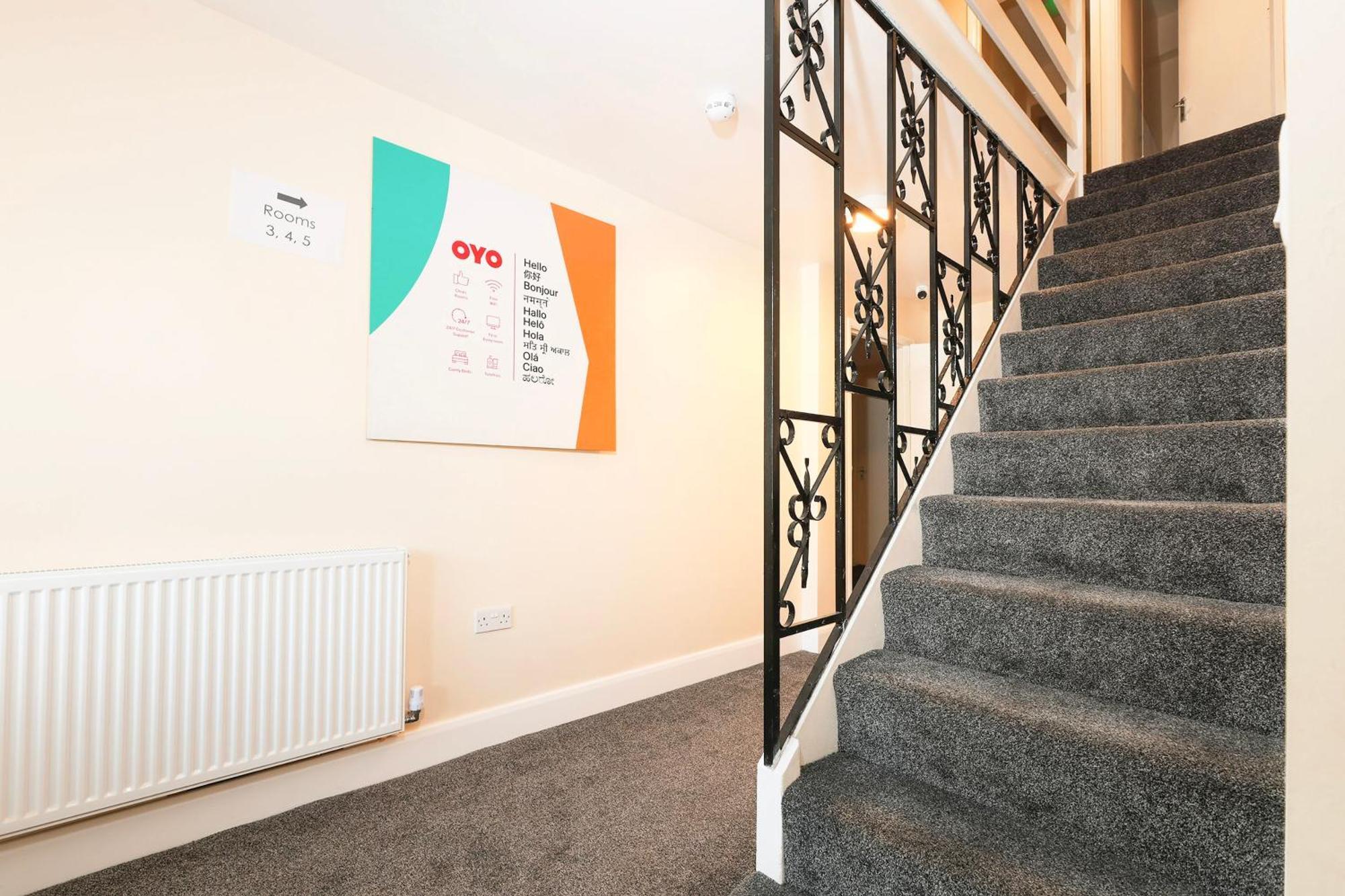 Oyo Honeycroft Lodge Uxbridge Bagian luar foto